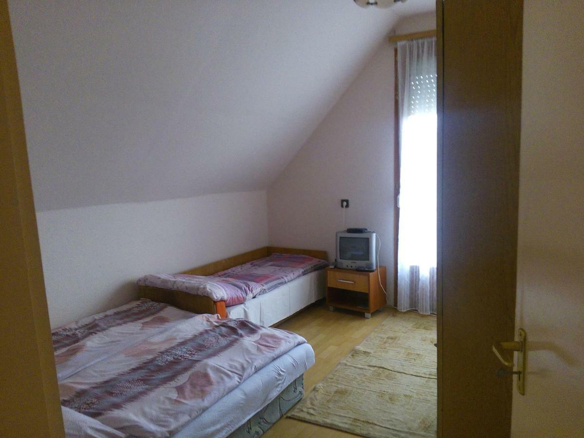 Tündérkert Apartmanok Hajdúszoboszló Esterno foto